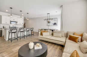 Modern Townhome with Private Yard in Kernersville!